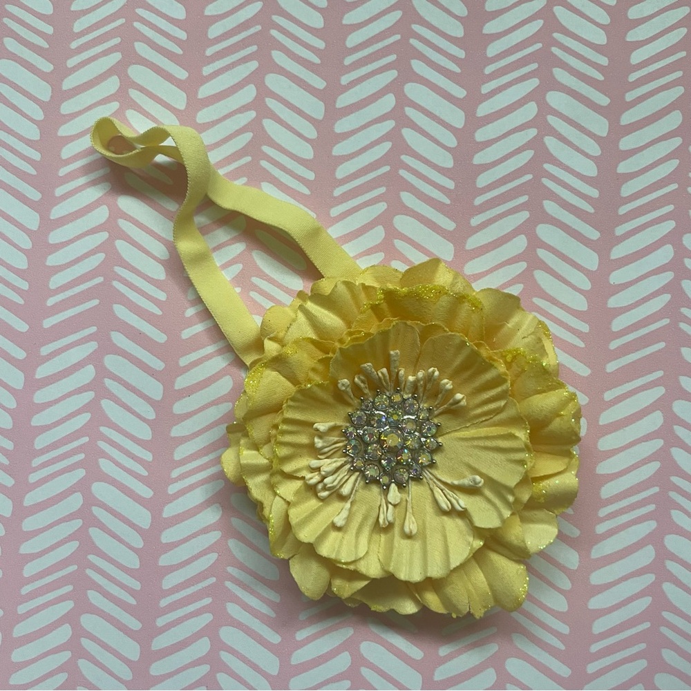 Yellow Tieks flower topper